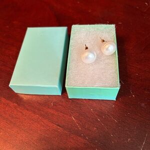 NWOT Pearl Earrings